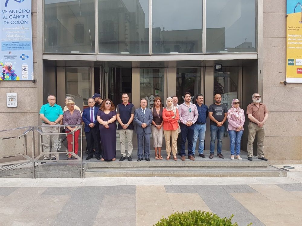 Minuto de silencio en el Ayuntmiento por una nueva víctima de violencia de género, la 37 de 2019