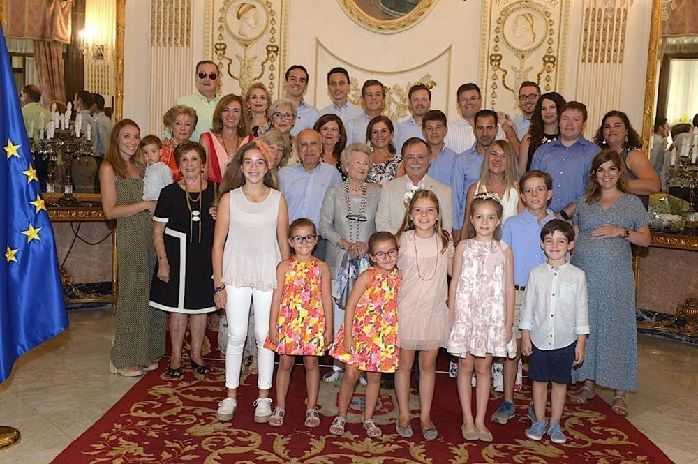 Vivas recibe a Pilar Baasadone, tras cumplir 100 años