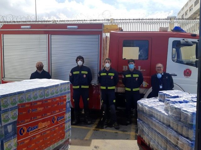 El Banco de Alimentos agradece la donación del Cuerpo de Bomberos