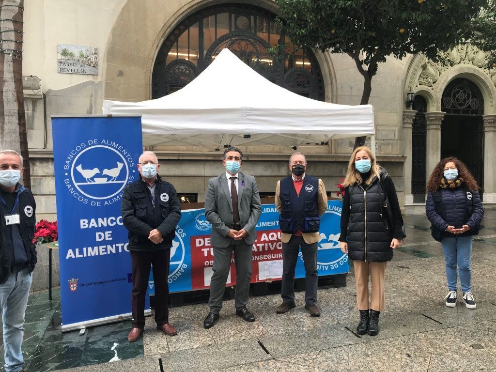 Rontomé visita el stand del Banco de Alimentos de Ceuta