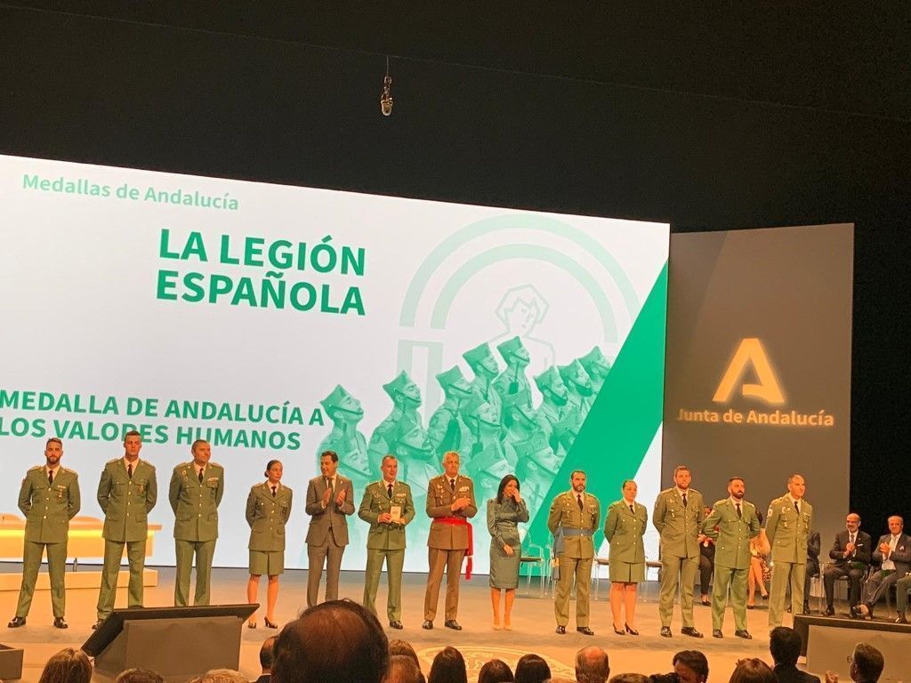 El Gobierno felicita a La Legión por la medalla de Andalucía a los Valores Humanos recibida