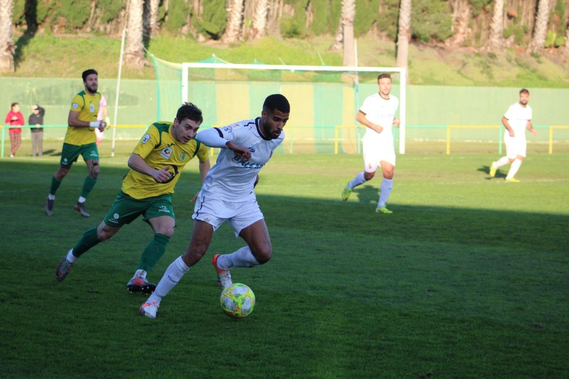 Nané, de penalti, rescata un punto para la AD Ceuta en el tiempo añadido