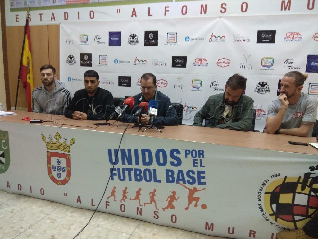 La plantilla, jugadores y directivos dicen que dejarán el club si Luhay dimite