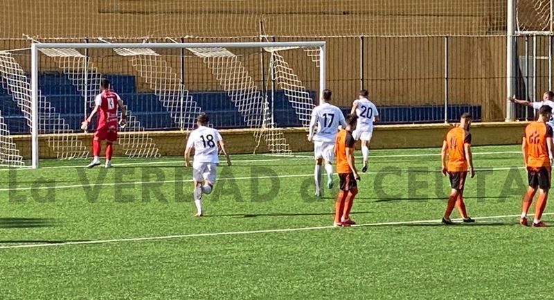 El Xerez CD mantiene la ventaja de cuatro puntos tras el empate en el ‘Pirri’ (1-1)