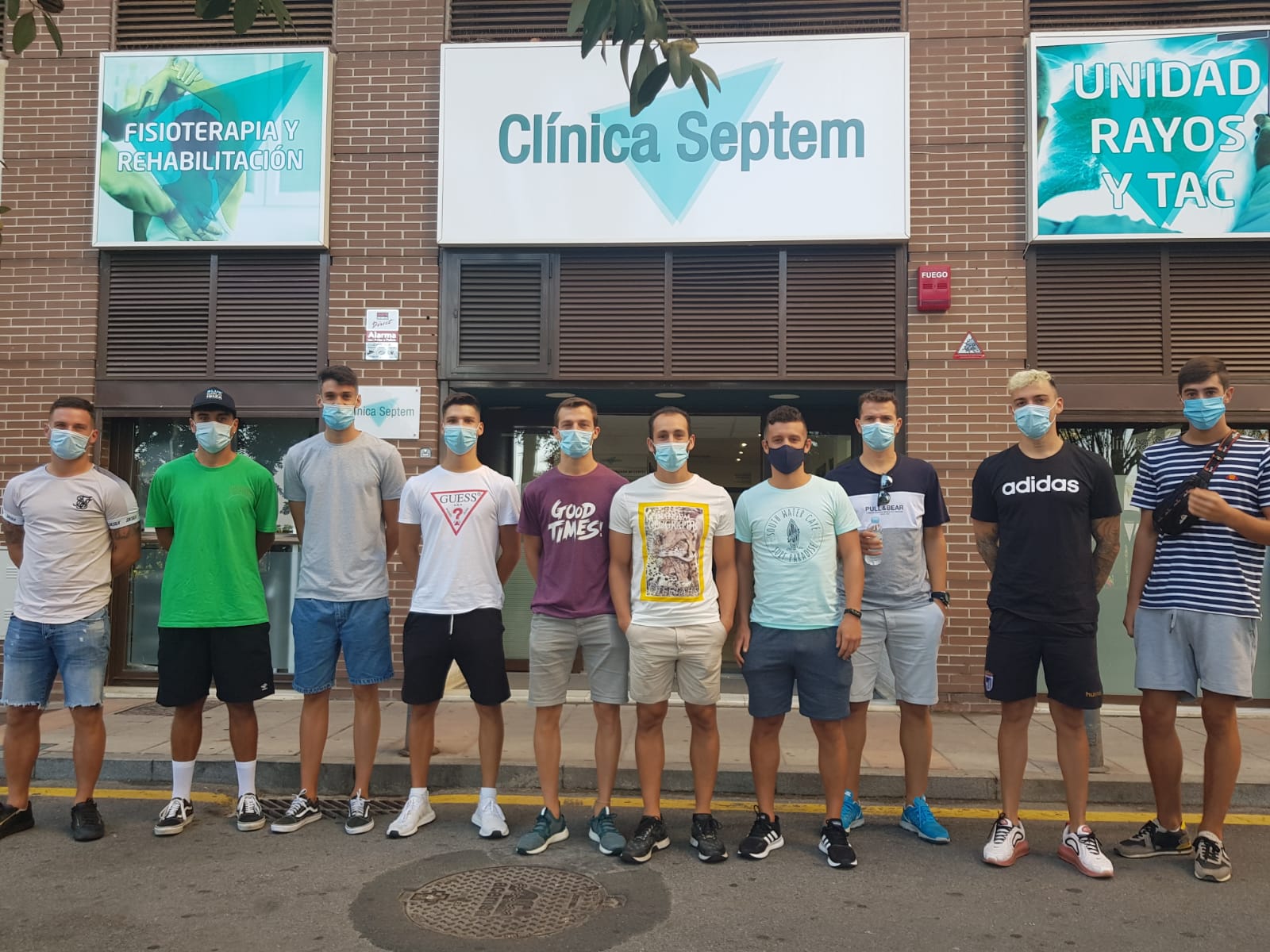 Plantilla y cuerpo técnico de la AD Ceuta pasan los test rápidos