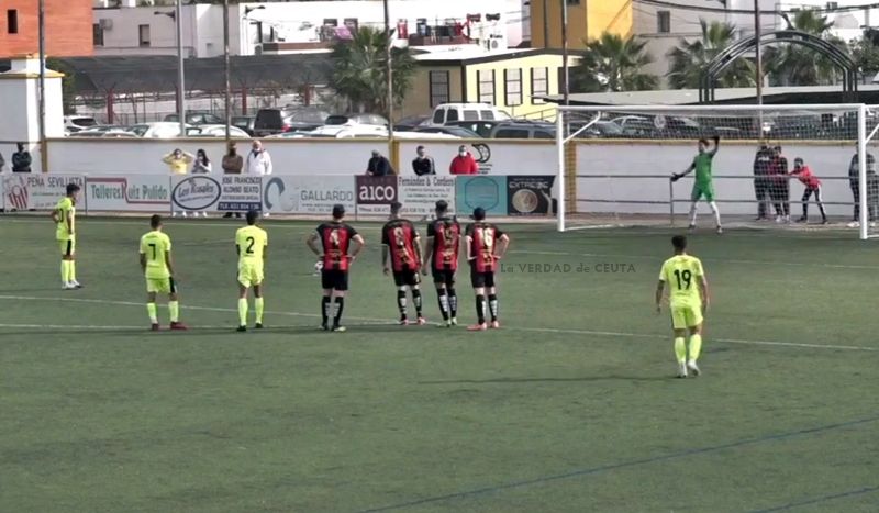 Una victoria del Ceuta puede sellar la tercera plaza si Los Barrios no gana