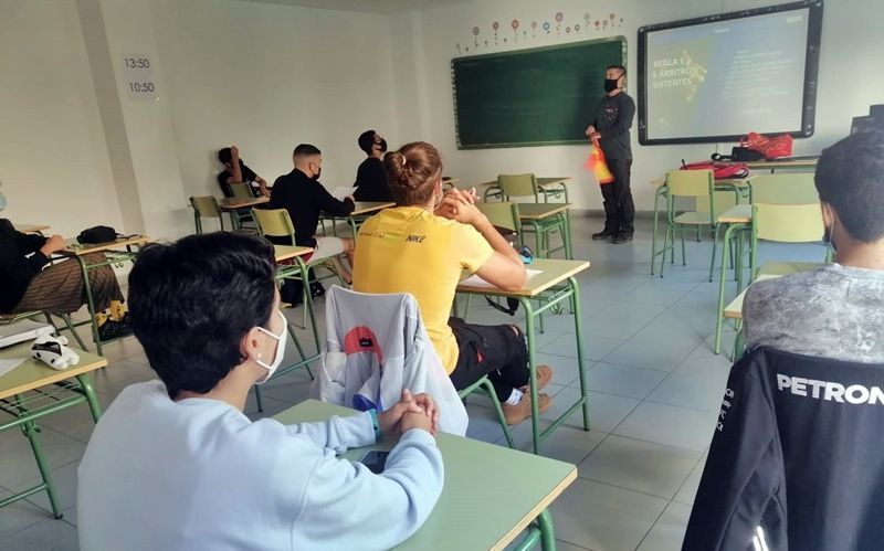 El CTA comienza a impartir un Curso de Iniciación al Arbitraje en el Clara Campoamor