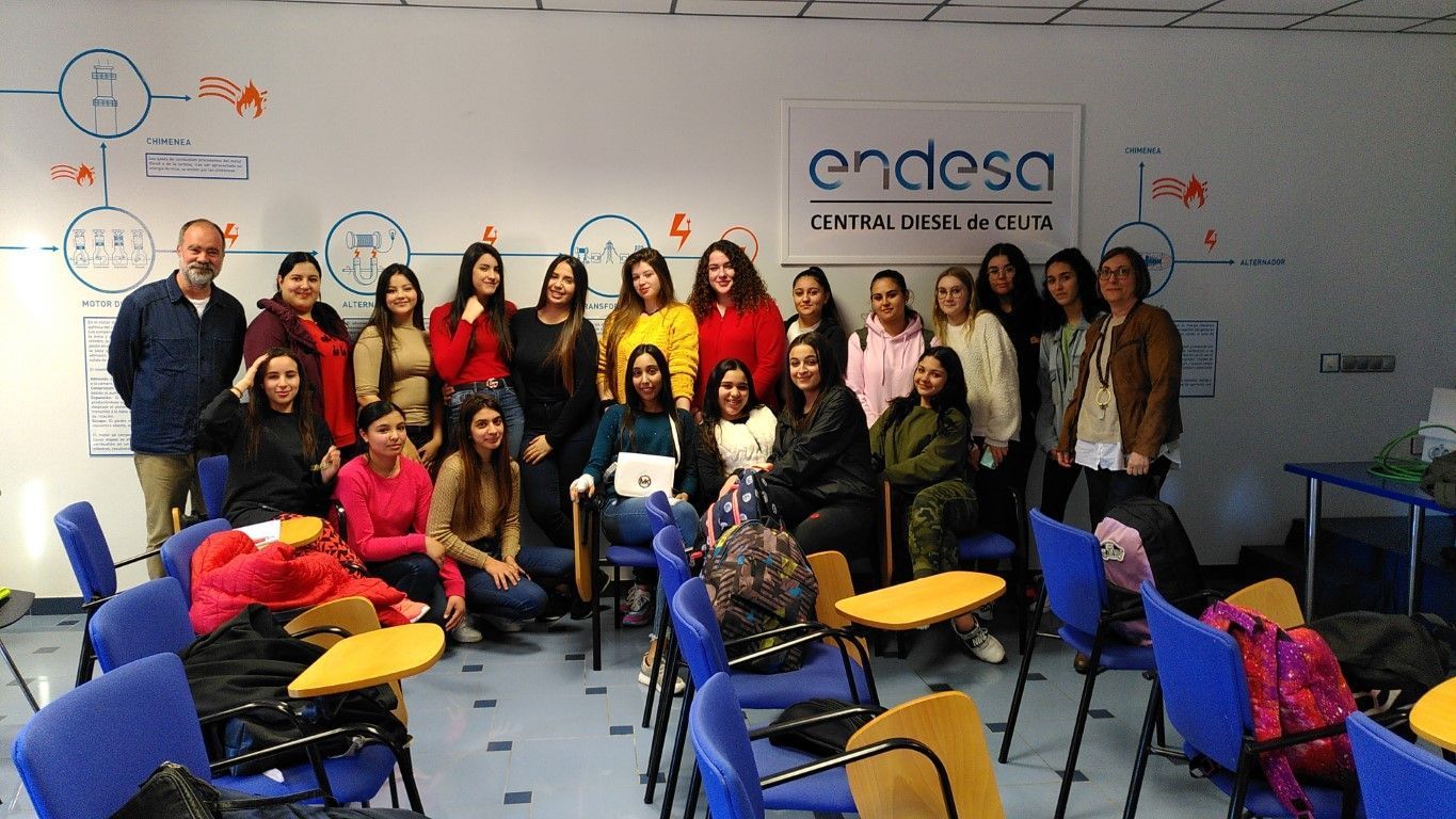 Alumnas de FP Básica el IES Camoens visitan la Central Térmica de ENDESA