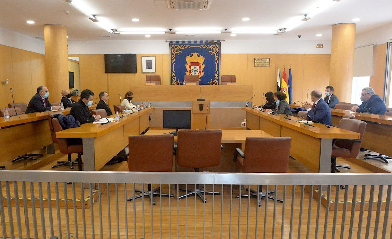 El presidente Vivas se reúne con la rectora de la UGR, Pilar Aranda
