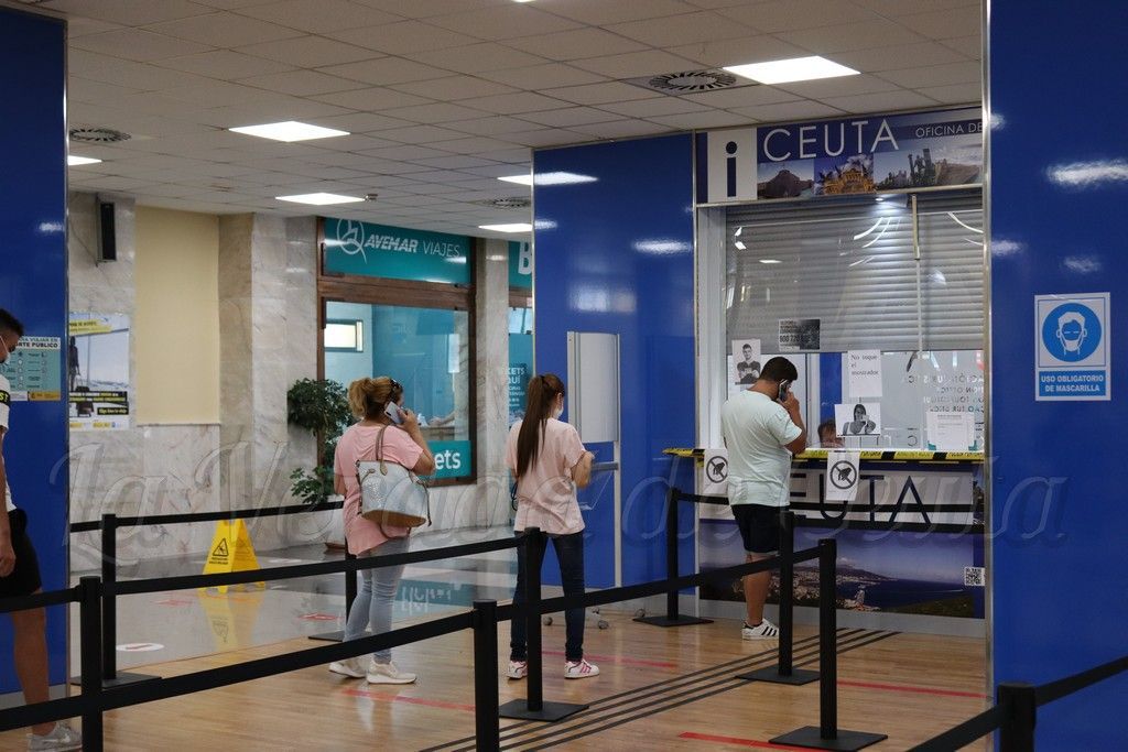 UGT lamenta que se pretenda cerrar la oficina de Turismo en la estación marítima