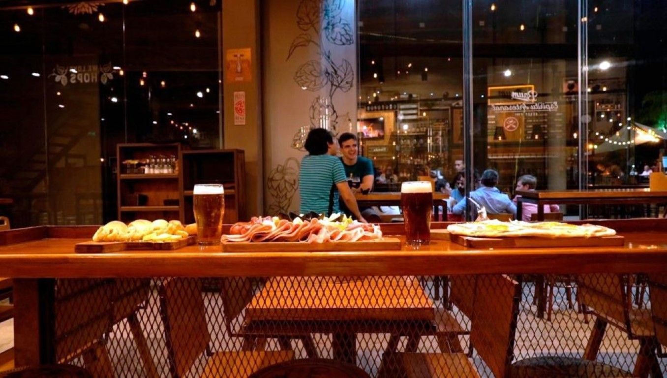 OCU advierte: los suplementos en bares y restaurantes precisan de la aceptación previa del cliente 