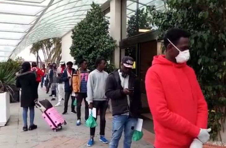 21 inmigrantes salen del CETI de Ceuta hacia Andalucía. Archivo