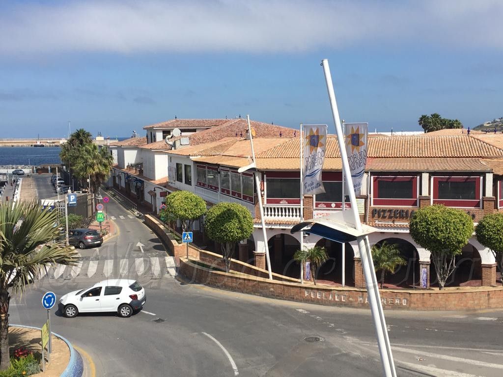 La Junta Directiva del Poblado Marinero abandona a sus concesionarios