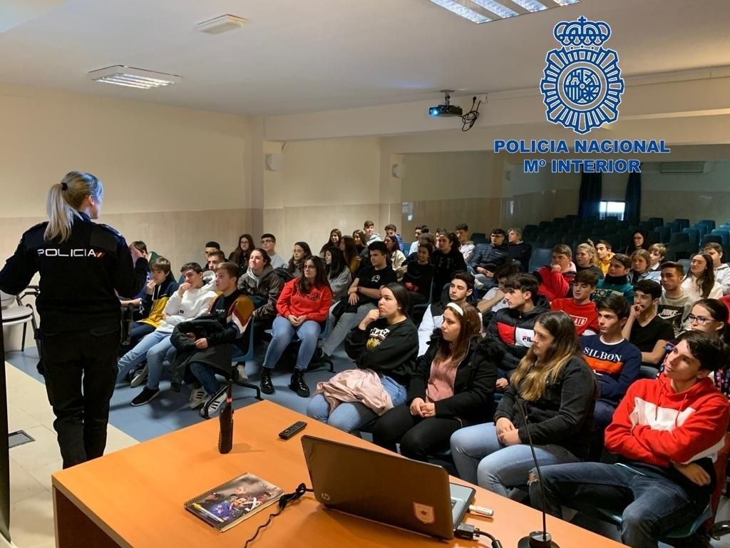 La Policía Nacional comienza esta semana a impartir charlas de sensibilización en los colegios
