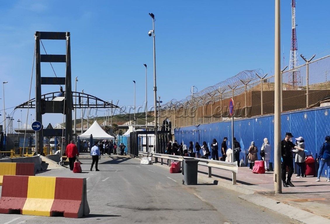 Vuelven a Marruecos una parte de los marroquíes atrapados en Ceuta