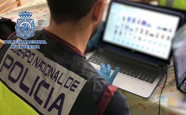 La Policía Nacional identifica a 19 menores que habían publicado material sexual autogenerado en diferentes plataformas de Internet