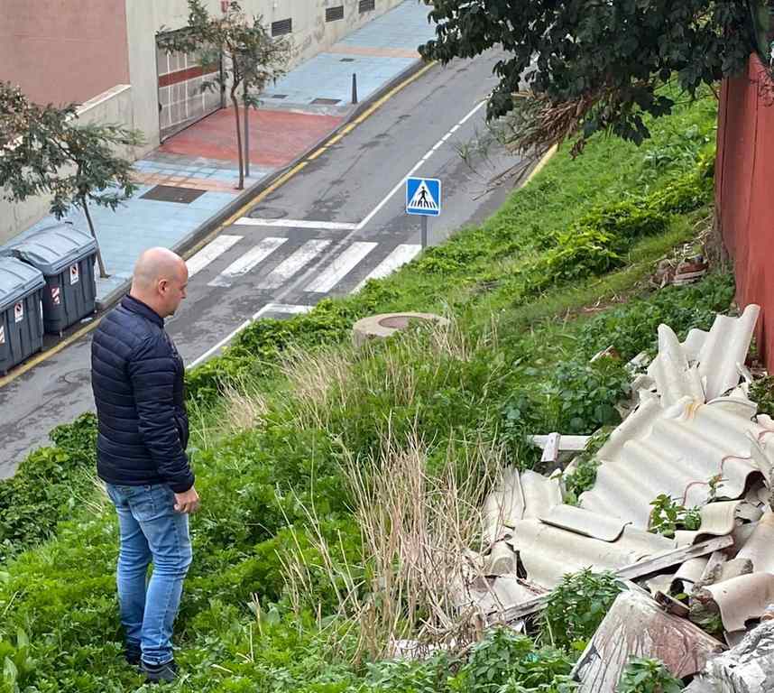 El PSOE denuncia la acumulación de materiales con amianto en la zona del Poblado de Sanidad