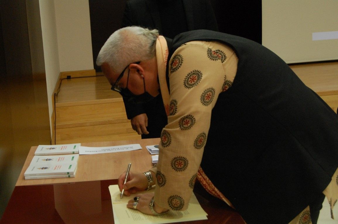 Ramchandani como representante del hinduismo firma el manifiesto a favor de la vida. 2