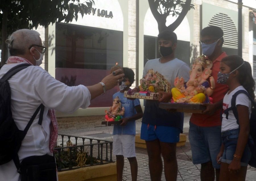 Ceremonia  de  protección  antes  de  comenzar  el  viaje  hacia  el  mar