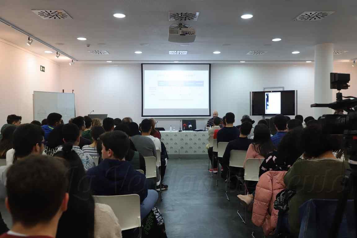 La Biblioteca acoge la entrega de premios de la fase local de las Olimpiadas de Matemáticas y Física