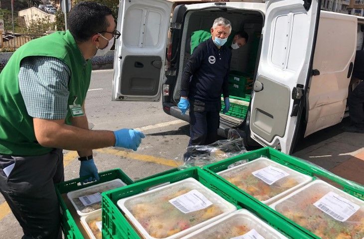 Mercadona hace una donación de alimentos a la cruz blanca de ceuta