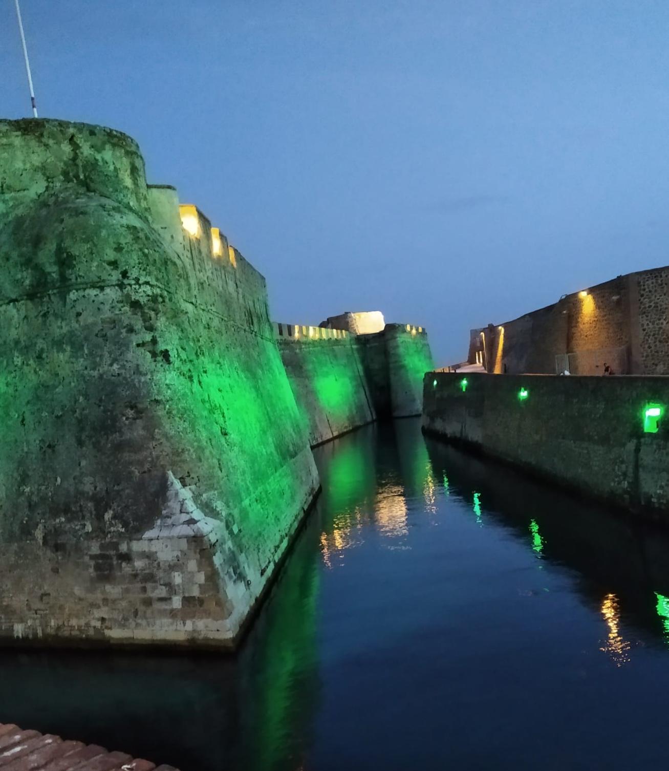 Ceuta se tiñe de verde para celebrar el Día Mundial Farmacéutico