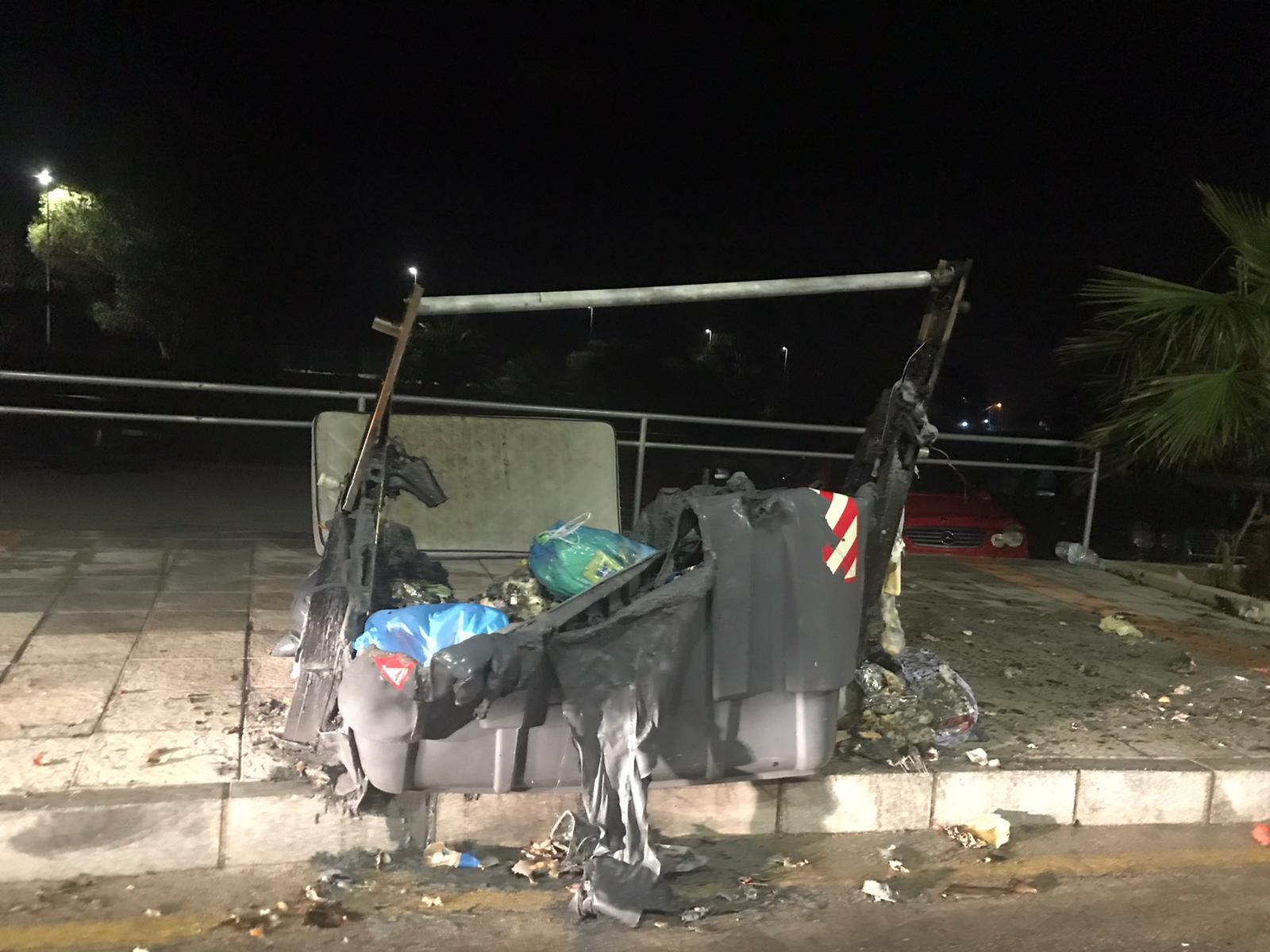 TRACE lamenta la continua quema de contenedores que sufre la ciudad