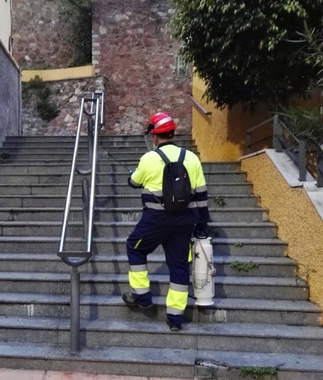 Las zonas de Alfau y Plaza Azcarate son desinfectadas por TRACE
