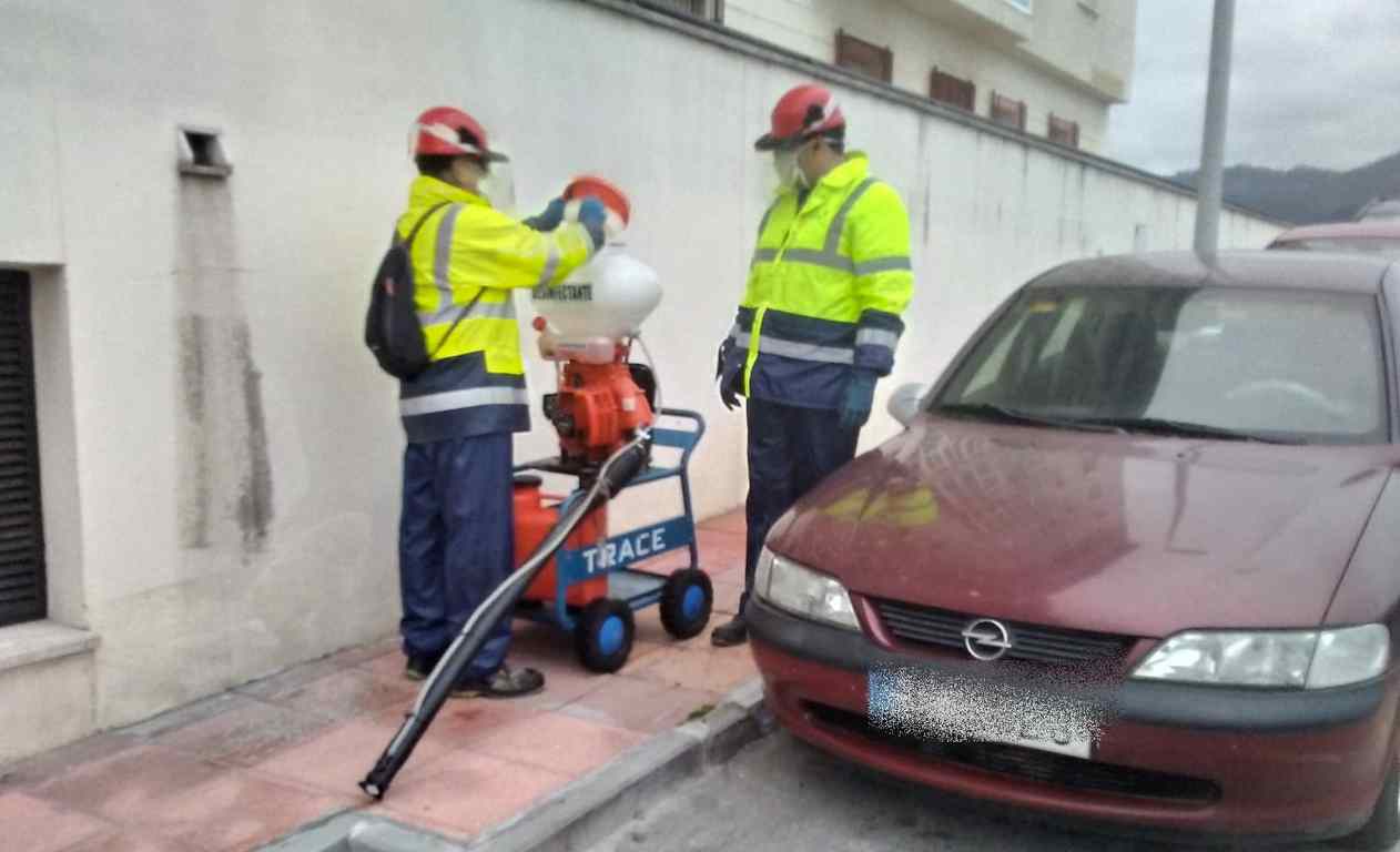 TRACE desinfecta la barriada de Parques de Ceuta