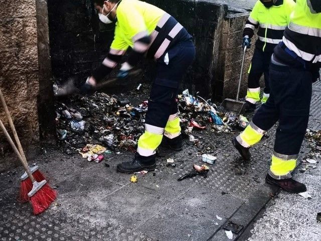 UGT pide más presencia policial en el Príncipe Alfonso ante la continua quema de contenedores