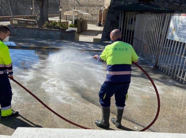 TRACE desinfecta las calles del centro