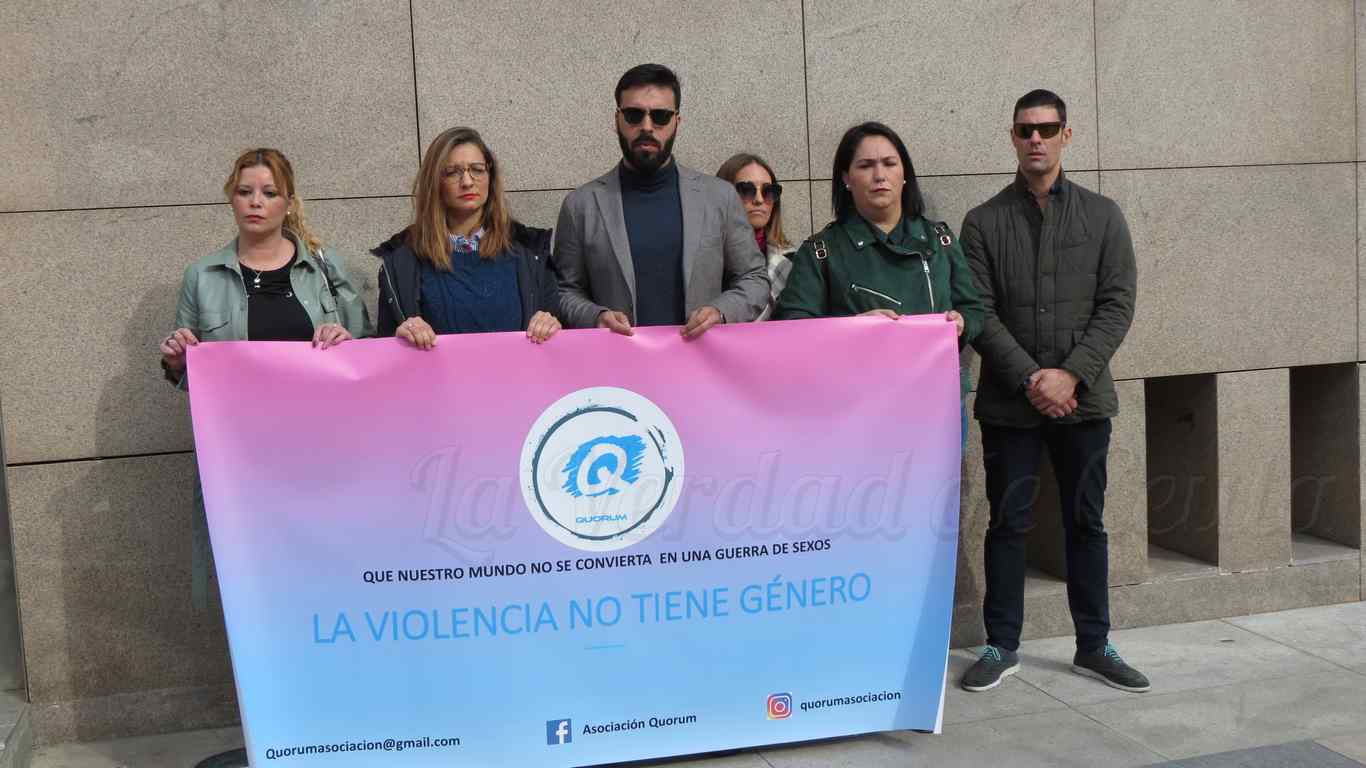 Asmblea.minuto silencio violencia intrafamiliar Quorum 23 01 2