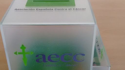 La AECC incorpora huchas en diversos establecimientos y farmacias para apoyar a los pacientes oncológicos