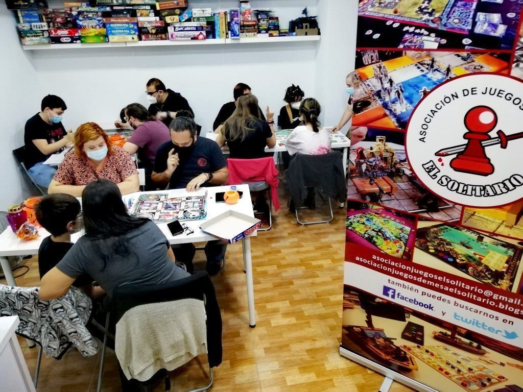 Dulces y juegos de terror en la Noche de Halloween