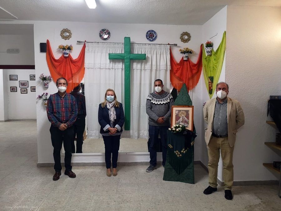 La Casa de Ceuta en Algeciras inaugura en su sede la cruz de mayo solidaria