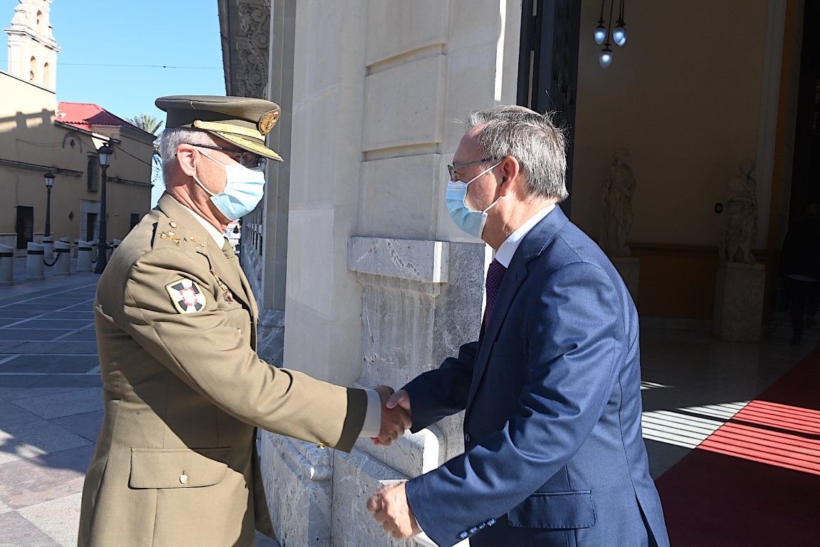 Vivas despide al comandante general de Ceuta, “un ejemplo de compromiso, profesionalidad y entrega”