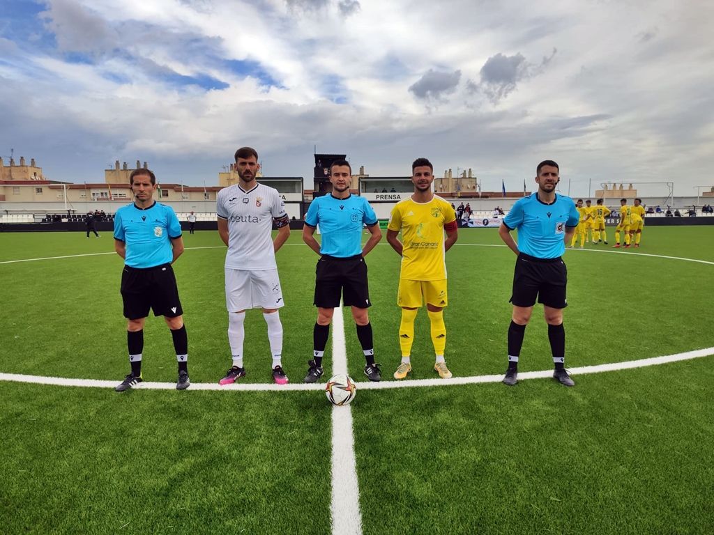 El Ceuta doblega al San Fernando y se mantiene en puestos de ascenso (1-0)