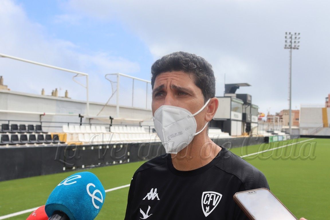 El Villanovense destituye a su entrenador, Juanma Pavón