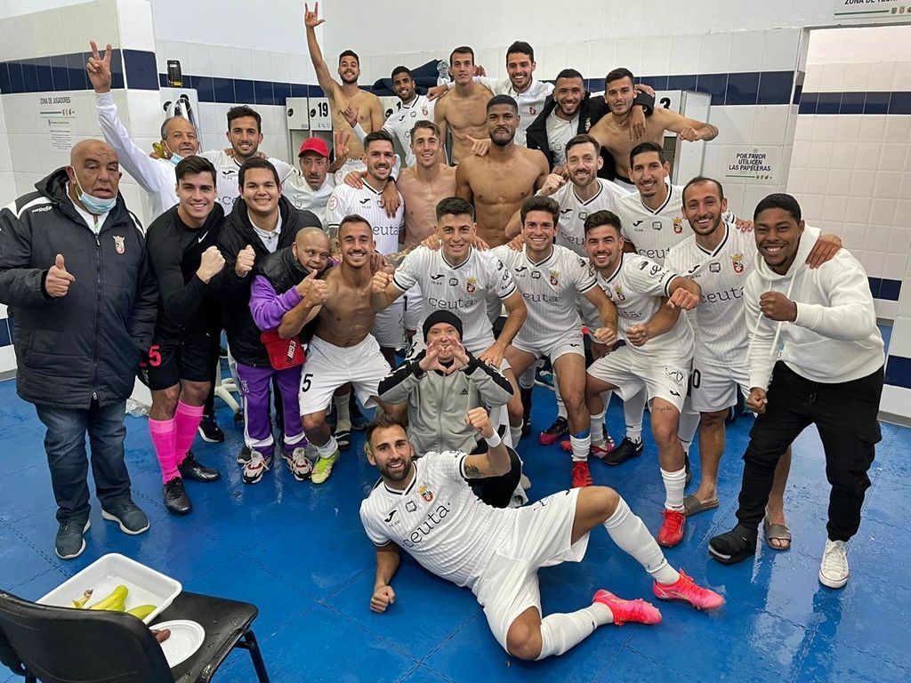 (1-0) Un gol de Ismael César a falta de seis minutos afianza al AD Ceuta en la zona privilegiada