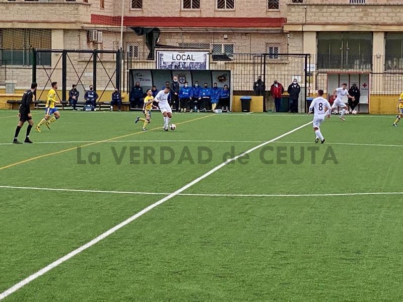 La AD Ceuta se deja dos puntos y cede la segunda plaza (1-1)
