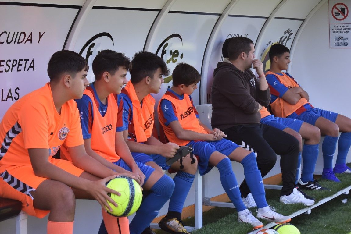 La FFCE recuerda que el plazo inscripción para los cursos UEFA B y Nacional B finaliza este viernes 