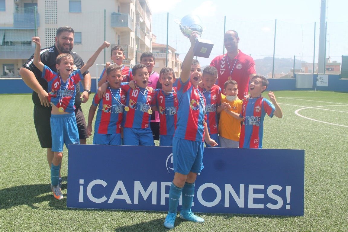 El Puerto Atlético se corona campeón de la Liga Benjamín de Fútbol 8