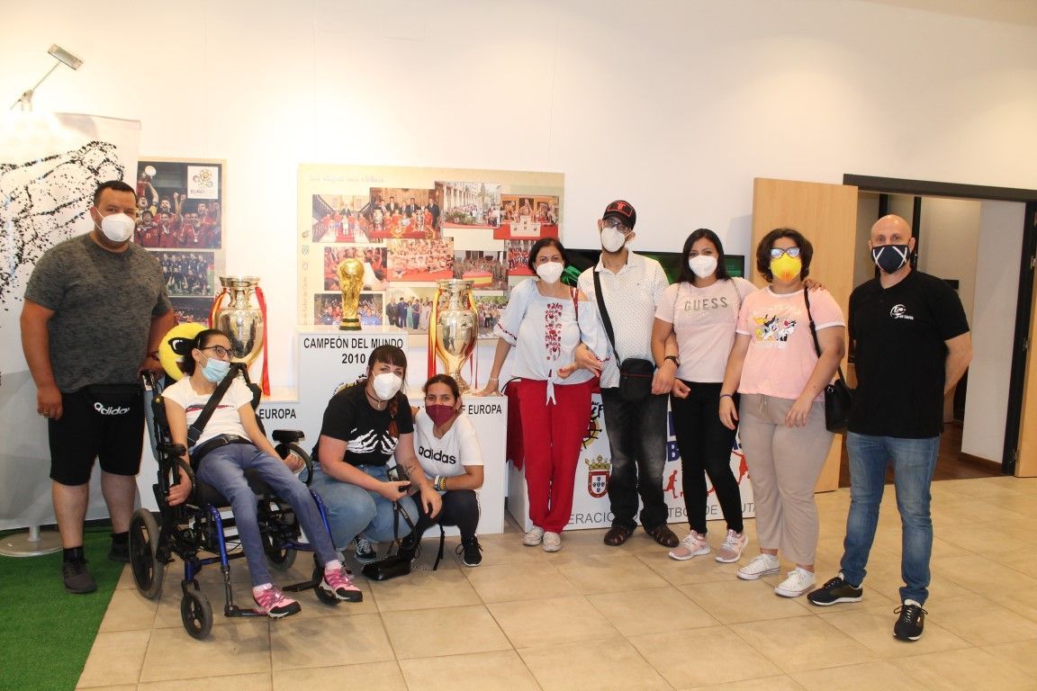 La Asociación PROI Ceuta visita la Ciudad del Fútbol de la FFCE