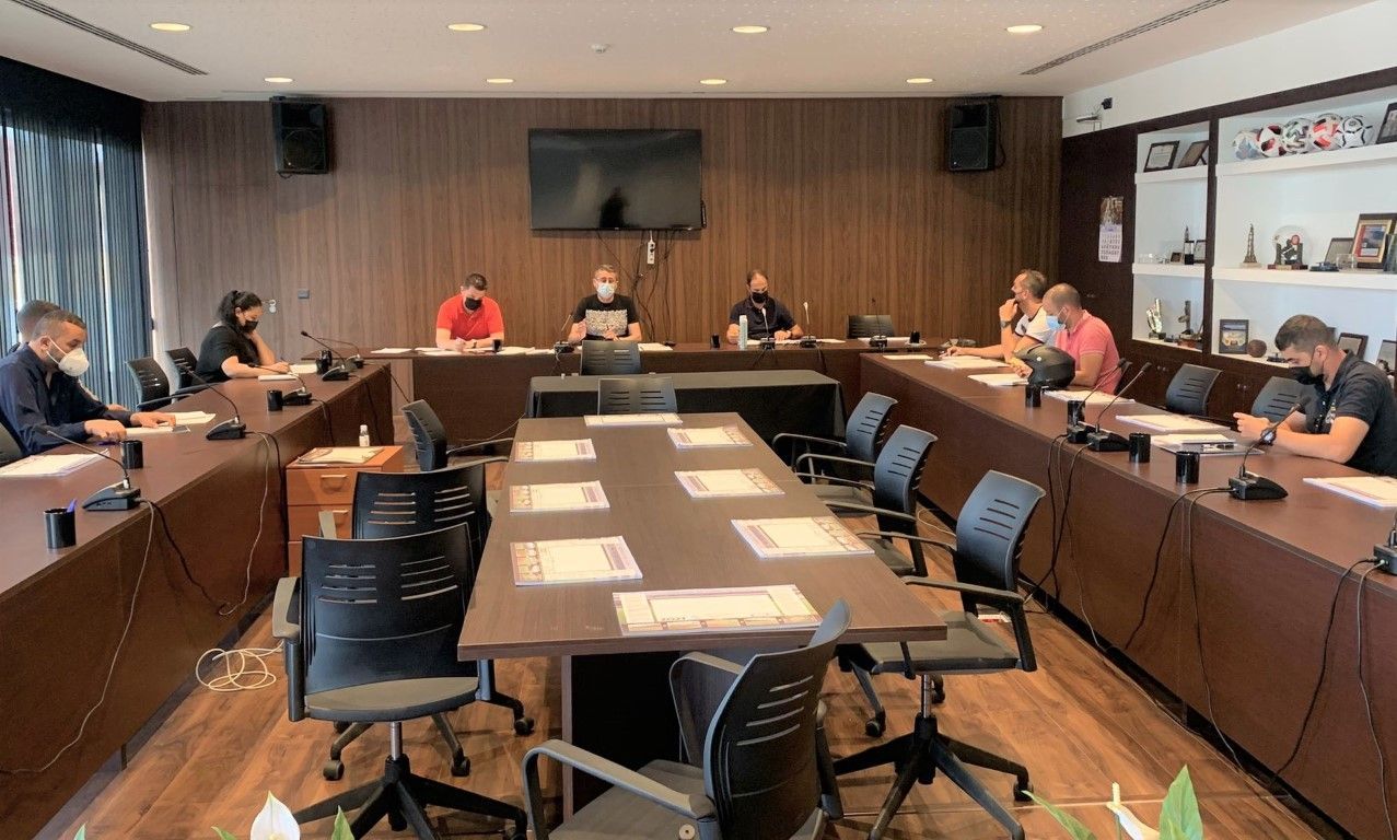 La FFCE se reúne con los clubes de la Tercera División de Fútbol Sala