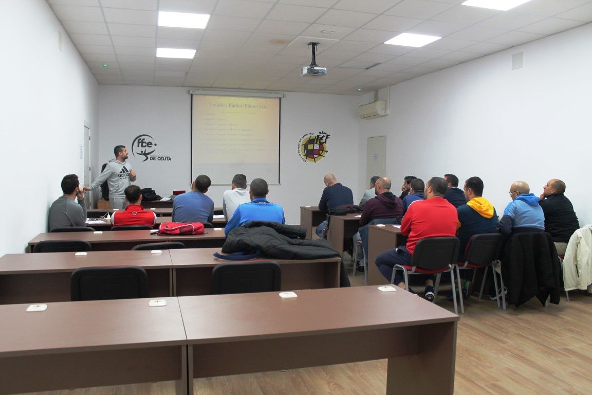 La FFCE organiza una reunión con motivo de las convocatorias de cursos de entrenador