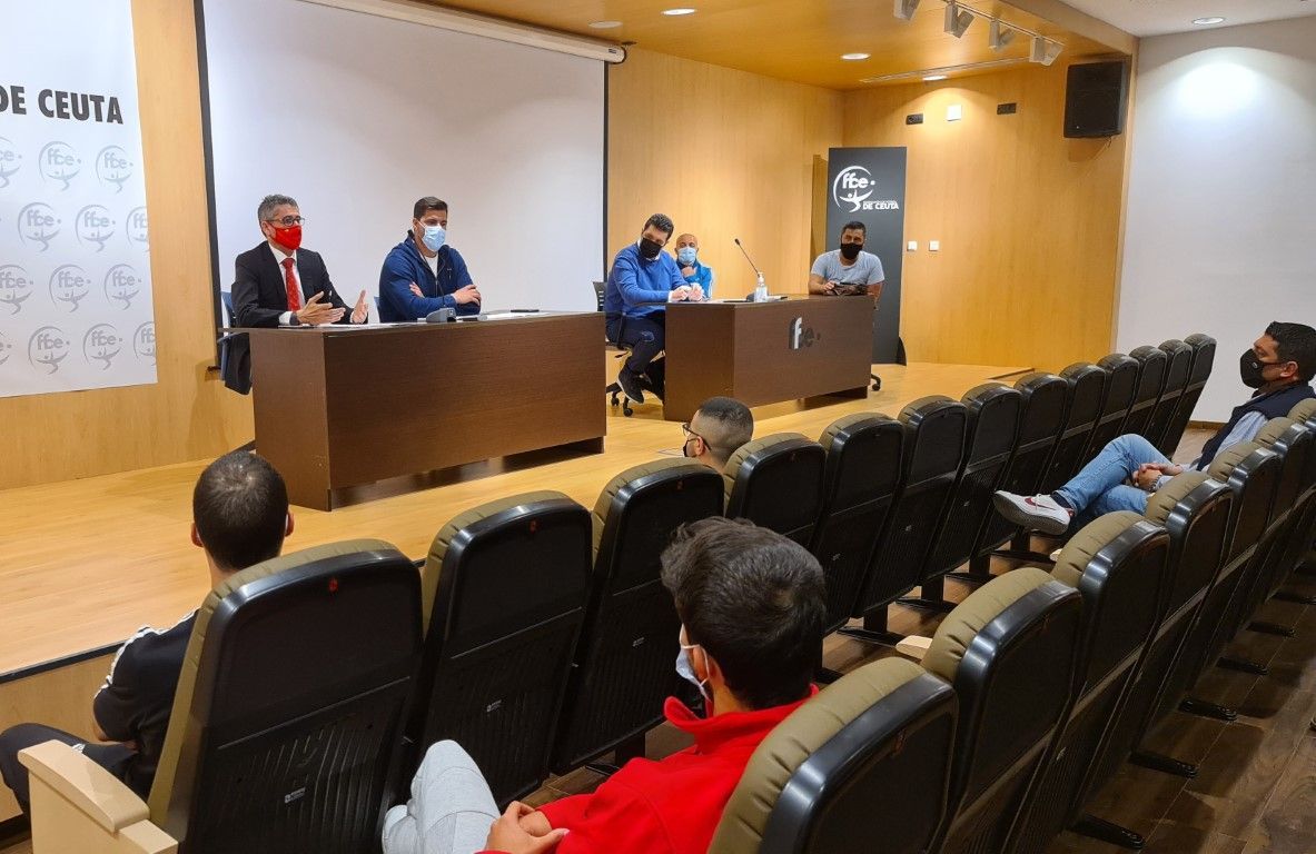 La FFCE se reúne con los clubes de Regional Preferente