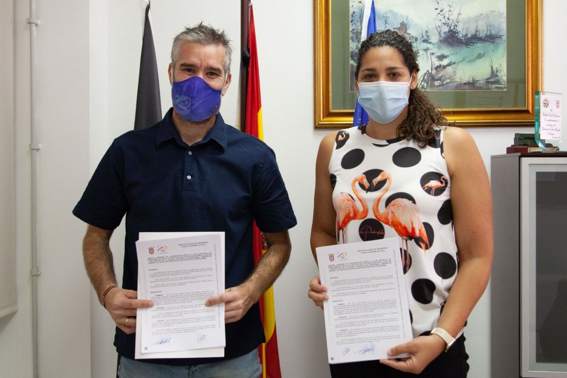 La Ciudad renueva el convenio con el Club de piragüismo Los Delfines