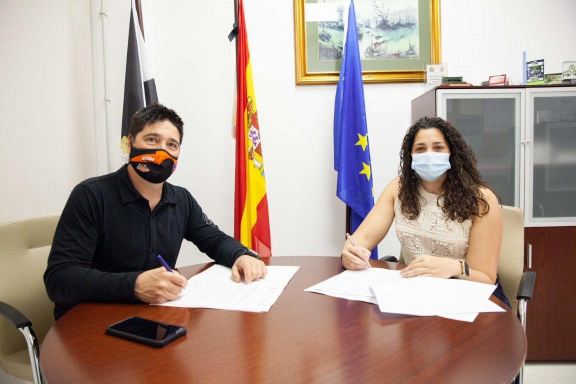 La Consejería de Deporte y la Federación de Motociclismo hablan sobre la pista de motocross