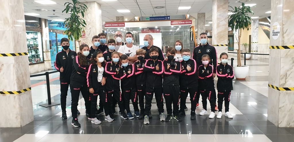El Club Sepai de Kárate deja el pabellón muy alto, regresa a Ceuta con once medallas