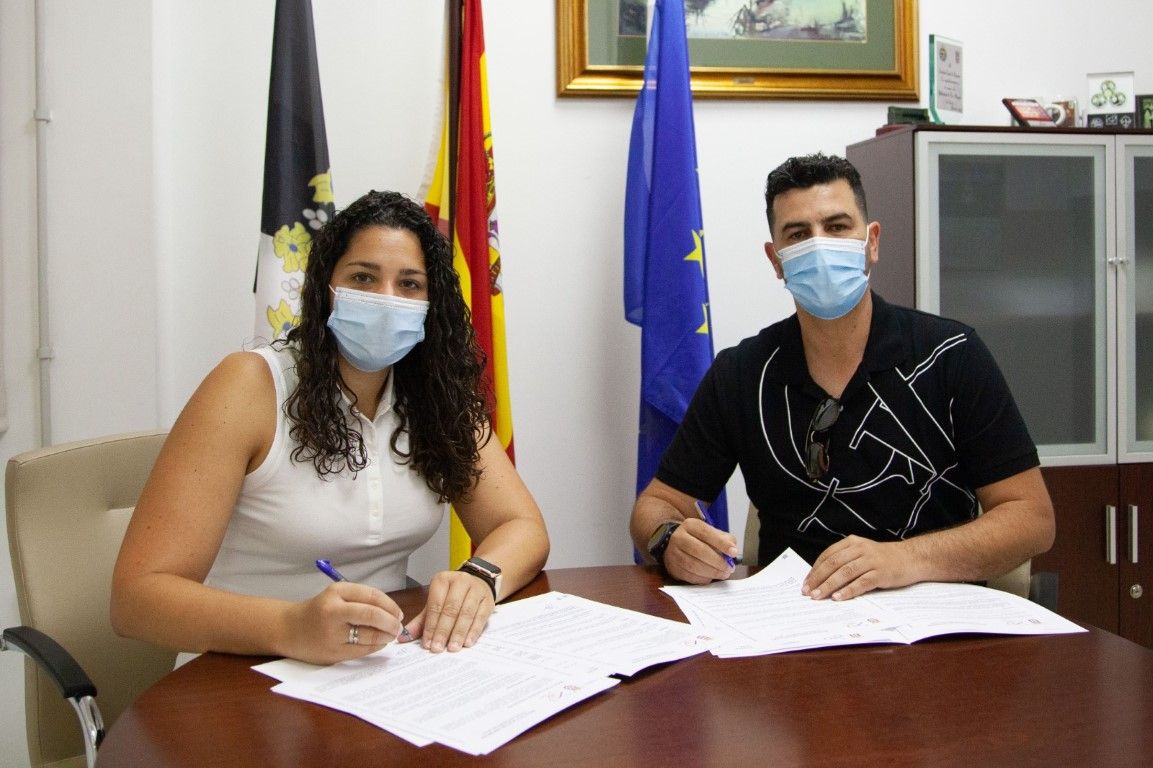 La Ciudad renueva el convenio con la Federación de Tenis de Ceuta